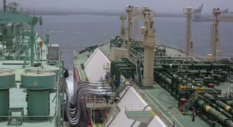 Consorcio petrolero ampliará inversiones para producir más GNL en Argentina