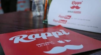 Rappi y PedidosYa deberán pagar millonaria multa por abusos en los cobros de envío