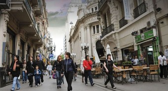 Los cinco sectores que más crecerán en 2025, según los analistas 