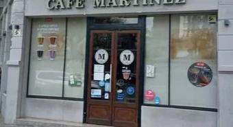 Cartel de venta para un reconocido bar de Avenida Pellegrini