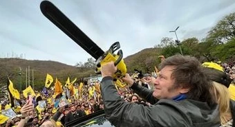 El gasto público cayó un 30,4% real anual