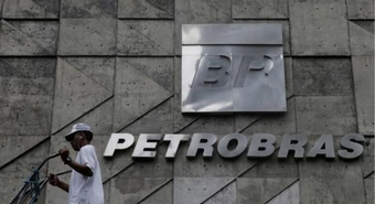 Petrobras vuelve al país: firma un acuerdo con YPF apuntando a Vaca Muerta