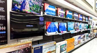 Un banco sale a vender televisores en 30 cuotas sin interés