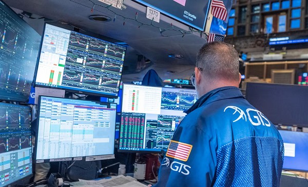 Tras un día de respiro, el riesgo país vuelve a superar los 700 puntos