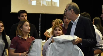 Un plan para hacer ropa a partir de silobolsas ganó la final de Agromakers