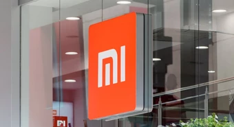 En sociedad con Tesla, Xiaomi saca su primer auto eléctrico