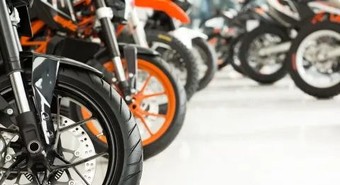 Grupo Simpa y Santander firmaron acuerdo para facilitar acceso a motos 0 km