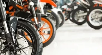 Grupo Simpa y Santander firmaron acuerdo para facilitar acceso a motos 0 km