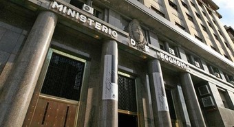Festeja Caputo: el Gobierno tuvo superávit fiscal y financiero en enero 
