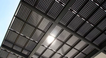 Proyectos sustentables: qué beneficios tienen los paneles solares bifaciales
