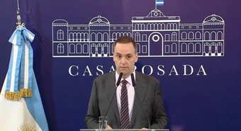 Adorni: "este 1% de inflación diaria nos deja inmersos en una hiperinflación"