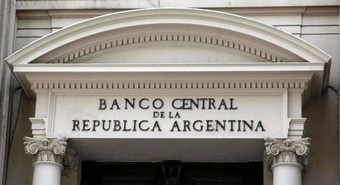 Lista negra de Arca: quiénes quedan inhabilitados para recibir pagos por transferencia y con tarjeta