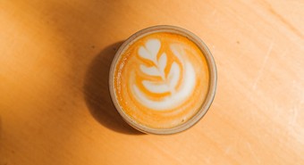 Cafetería inaugura sucursal con jardín exclusivo en Paseo del Siglo